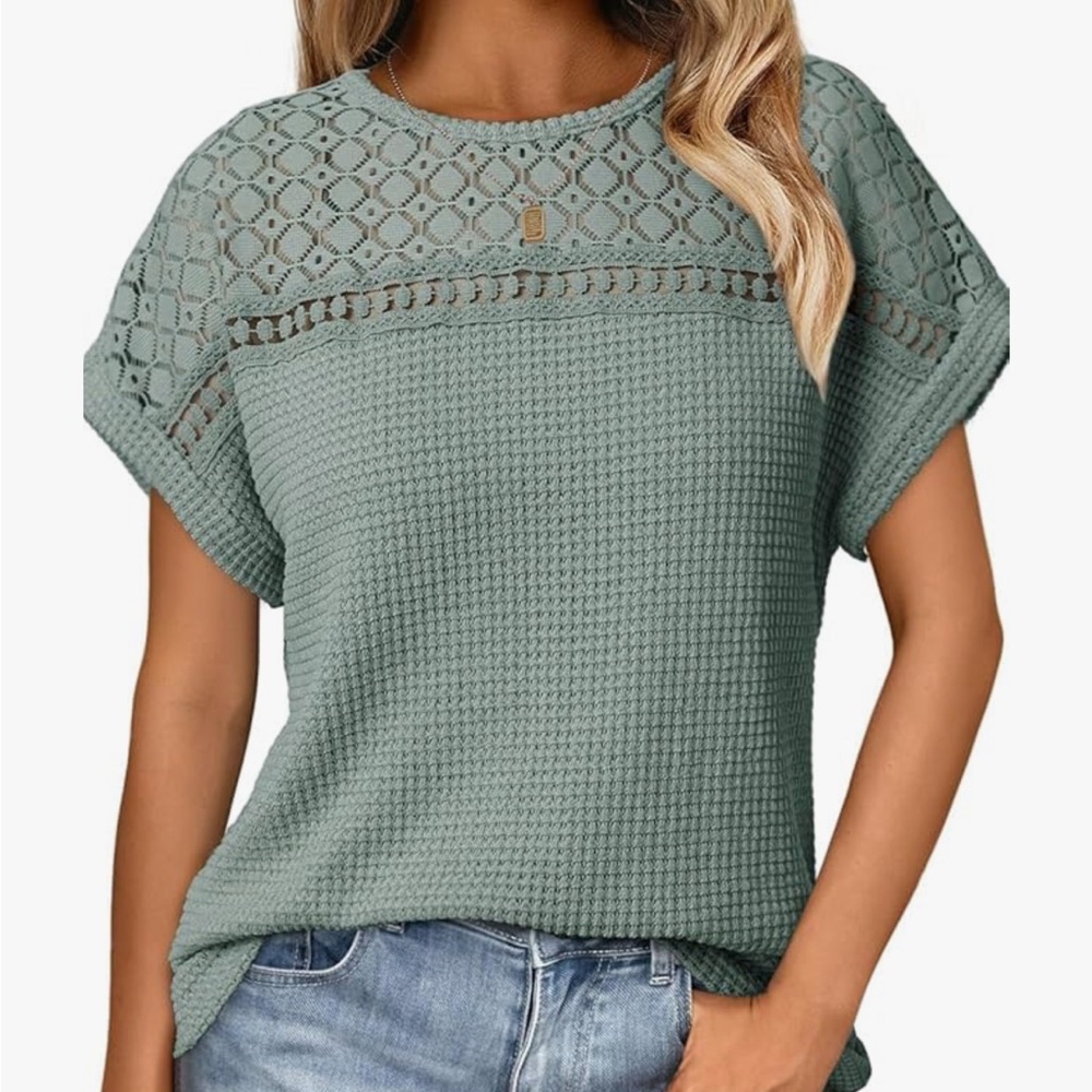 BRAND NEW Women’s Large Green Lace Accent Blouse